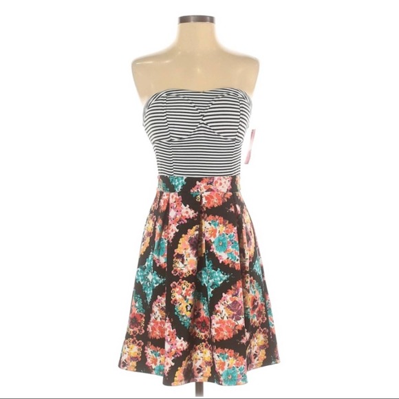 NWT Xhilaration Mixed Printed Strapless Dress S - Picture 3 of 3